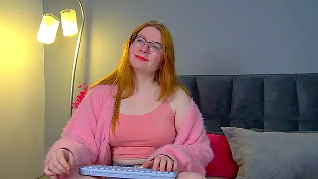 Snapshot of AliceAllisons chatting on January 16, 6:23 pm AliceAllisons online show from January 16, 6:23 pm