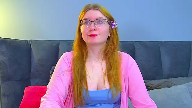 Snapshot of AliceAllisons chatting on February 6, 6:22 pm AliceAllisons online show from February 6, 6:22 pm