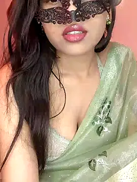 KARISHMA-STRIP online show from November 4, 7:35 pm