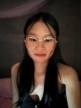 Snapshot of saronla_03 chatting on October 28, 7:34 am saronla 03 online show from October 28, 7:34 am