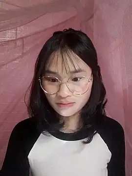 saronla 03 online show from February 18, 9:33 pm