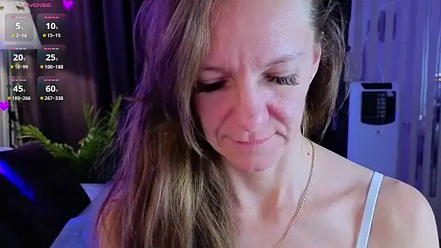 Snapshot of Jesica_mooon chatting on February 12, 1:33 am Jesica mooon online show from February 12, 1:33 am