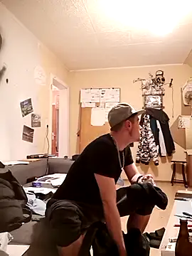 Snapshot of Kaosmikey chatting on February 8, 4:21 pm Kaosmikey online show from February 8, 4:21 pm