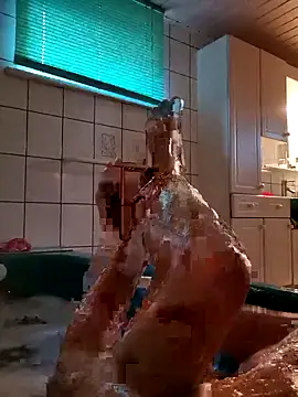 Snapshot of Kaosmikey chatting on March 4, 8:20 am Kaosmikey online show from March 4, 8:20 am