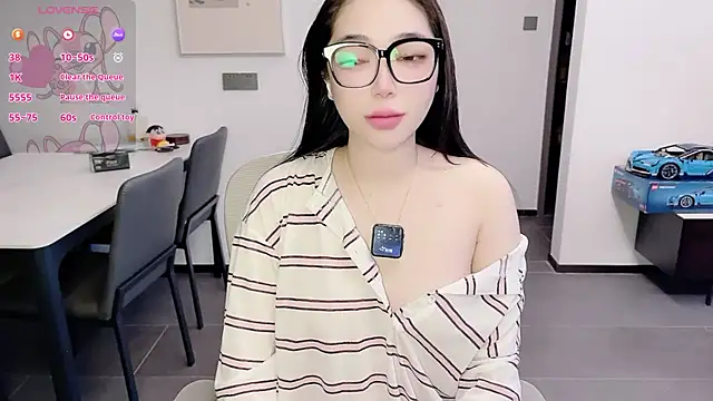 Snapshot of Scarlett-bb chatting on November 5, 11:05 pm Scarlett-bb online show from November 5, 11:05 pm