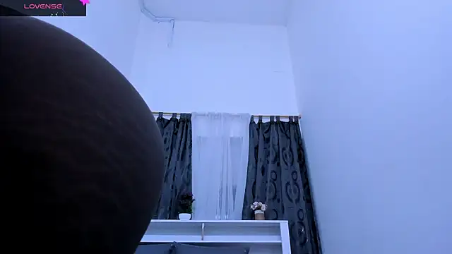 Mistt Mia online show from February 6, 5:49 pm