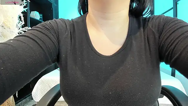 Snapshot of SamaraAnders_ chatting on January 9, 5:21 am SamaraAnders online show from January 9, 5:21 am