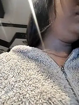 Snapshot of SamaraAnders_ chatting on February 11, 5:01 am SamaraAnders online show from February 11, 5:01 am