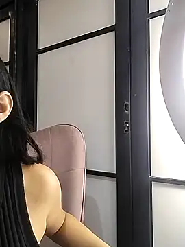 Snapshot of SamaraAnders_ chatting on February 19, 4:19 am SamaraAnders online show from February 19, 4:19 am