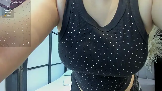 Snapshot of SamaraAnders_ chatting on March 17, 5:00 am SamaraAnders online show from March 17, 5:00 am