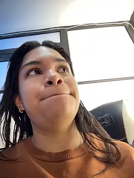 Snapshot of SamaraAnders_ chatting on March 20, 5:12 am SamaraAnders online show from March 20, 5:12 am