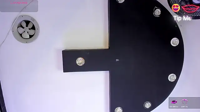 Snapshot of SamaraAnders_ chatting on March 31, 4:35 am SamaraAnders online show from March 31, 4:35 am