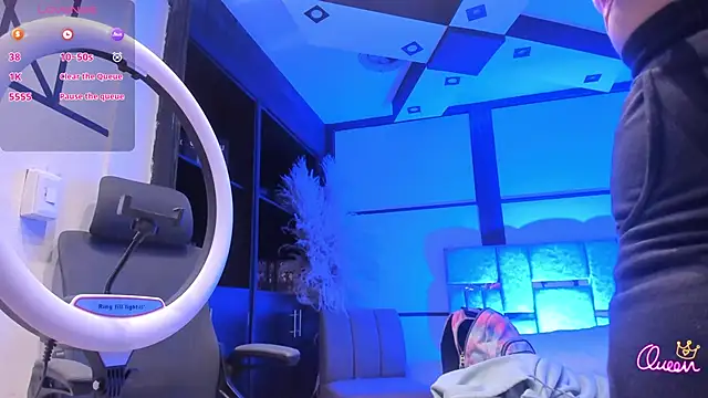 Snapshot of SamaraAnders_ chatting on April 4, 4:55 am SamaraAnders online show from April 4, 4:55 am