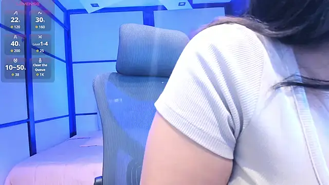 Snapshot of SamaraAnders_ chatting on April 12, 5:01 am SamaraAnders online show from April 12, 5:01 am