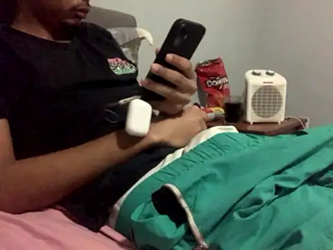 Snapshot of Insurance-03 chatting on January 11, 11:37 am Insurance-03 online show from January 11, 11:37 am