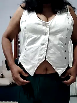 mallu-lover online show from April 15, 1:23 am