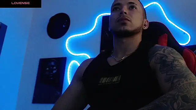 hank fuller01 online show from February 19, 6:48 pm