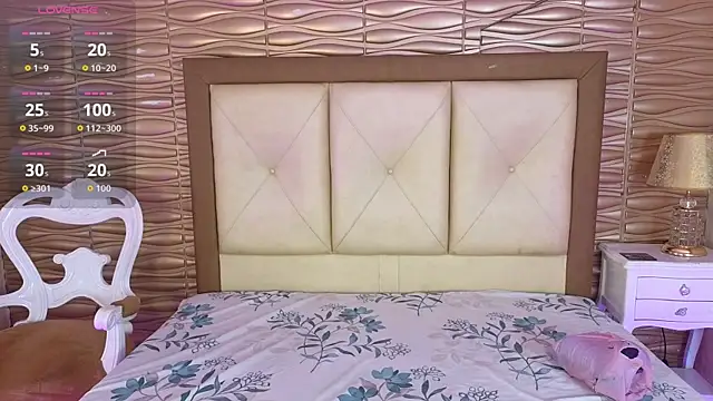 Snapshot of Miladiosa chatting on June 23, 12:25 pm Miladiosa online show from June 23, 12:25 pm