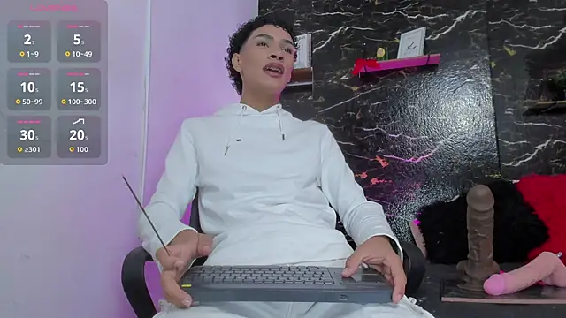 lyan hots online show from November 12, 11:10 am