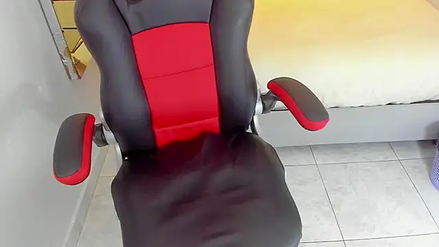 ALISSON BARKER online show from October 22, 7:13 pm