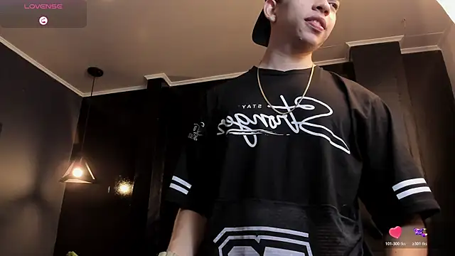 Eryonbradley online show from October 18, 11:33 am