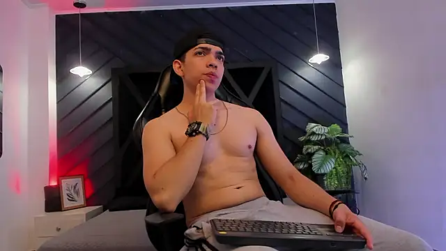 Eryonbradley online show from January 16, 11:25 am