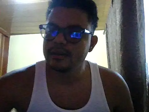 Snapshot of elturcudito chatting on February 9, 10:47 pm elturcudito online show from February 9, 10:47 pm