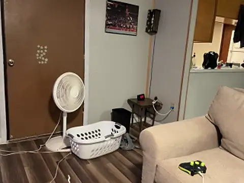 Htownswngn9 online show from March 15, 5:13 am