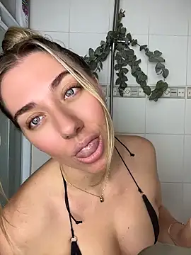 louiseberkeley online show from May 24, 11:59 am