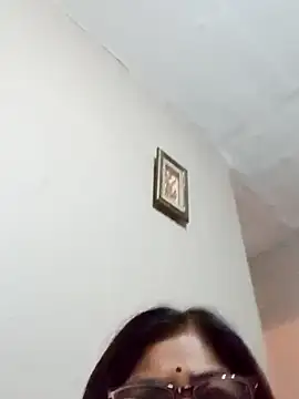 mileesha online show from December 3, 8:29 pm