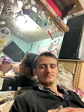 Snapshot of StoneyCam chatting on December 17, 8:20 am StoneyCam online show from December 17, 8:20 am