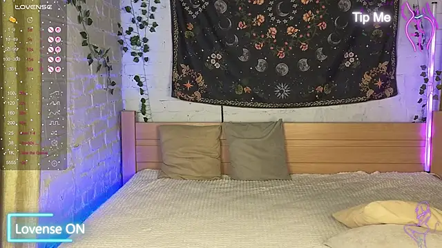 Bekky Hammon online show from October 15, 3:17 am