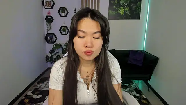 LunaPurrr online show from December 3, 1:13 am