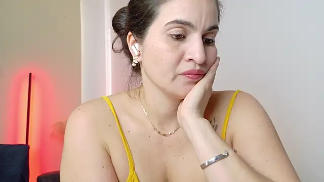 lizdevine online show from January 31, 7:11 pm