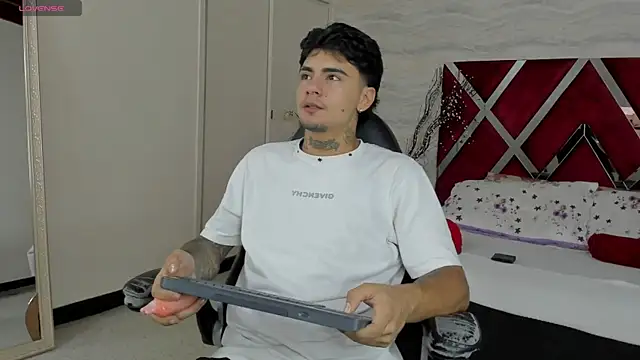 JamesDeker online show from October 24, 8:05 pm