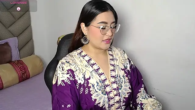 heluejamil online show from October 30, 2:07 pm