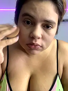 Snapshot of Velveet_x chatting on November 5, 12:05 pm Velveet x online show from November 5, 12:05 pm