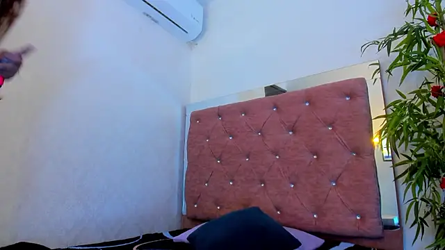 JulianaCarter online show from March 11, 7:31 pm