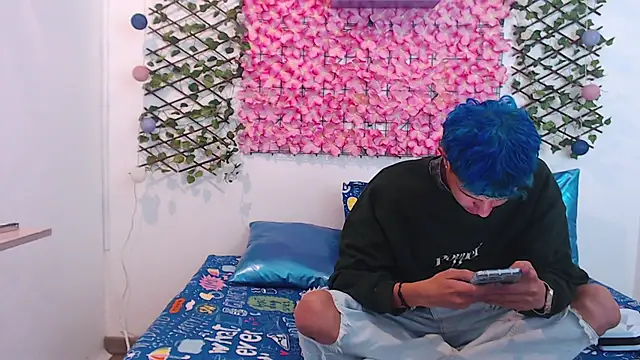 Snapshot of iam_lukas__ chatting on September 10, 2:55 am iam lukas online show from September 10, 2:55 am