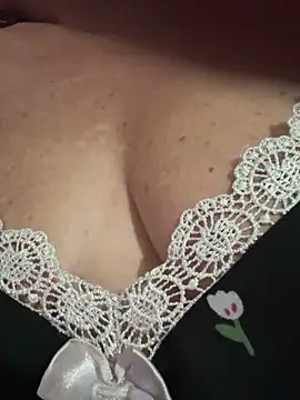 Snapshot of MaluLemos chatting on October 13, 1:55 pm MaluLemos online show from October 13, 1:55 pm