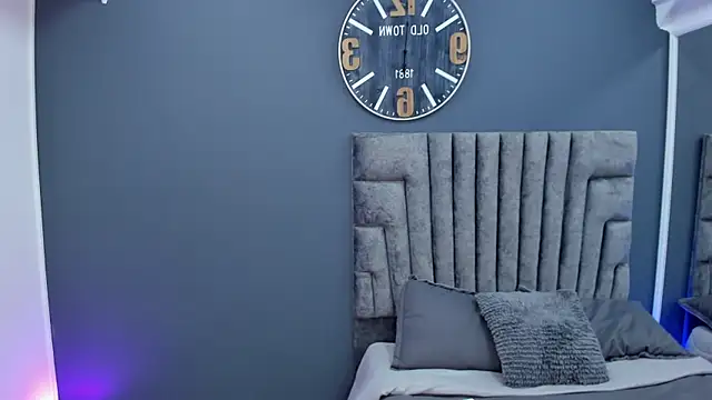 stephane rouss online show from December 5, 8:05 pm