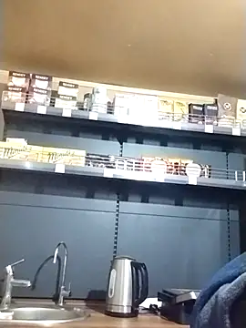 Snapshot of KimmyAghora chatting on December 22, 8:44 am KimmyAghora online show from December 22, 8:44 am