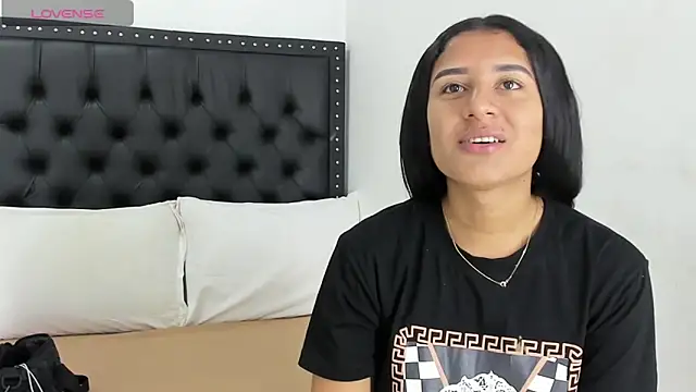 Snapshot of ScarlettVell chatting on September 9, 5:45 pm ScarlettVell online show from September 9, 5:45 pm