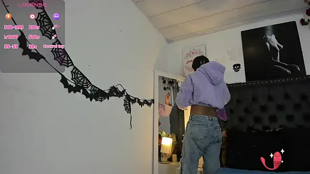 Snapshot of ScarlettVell chatting on October 23, 7:23 pm ScarlettVell online show from October 23, 7:23 pm