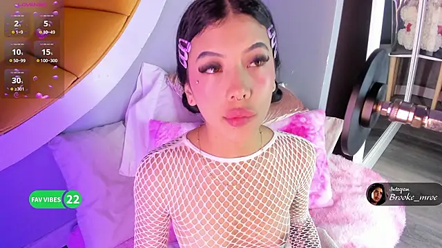 Snapshot of Brooke_monroe chatting on February 5, 4:33 pm Brooke monroe online show from February 5, 4:33 pm