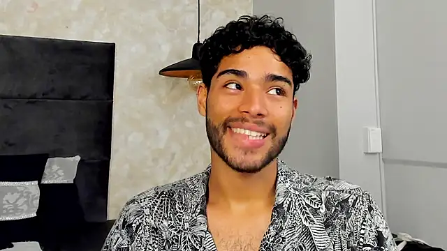 Snapshot of RaphaelDufort chatting on October 3, 11:57 pm RaphaelDufort online show from October 3, 11:57 pm