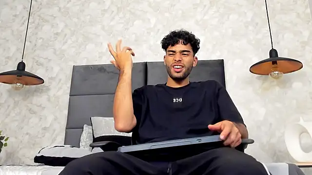 Snapshot of RaphaelDufort chatting on October 15, 11:49 pm RaphaelDufort online show from October 15, 11:49 pm