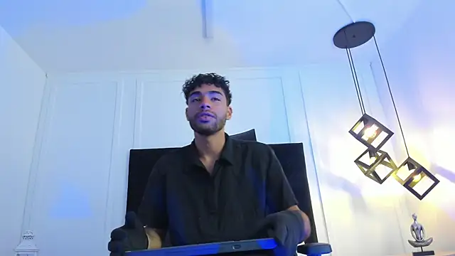 Snapshot of RaphaelDufort chatting on October 19, 6:52 pm RaphaelDufort online show from October 19, 6:52 pm