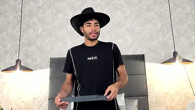 RaphaelDufort online show from November 19, 11:27 pm