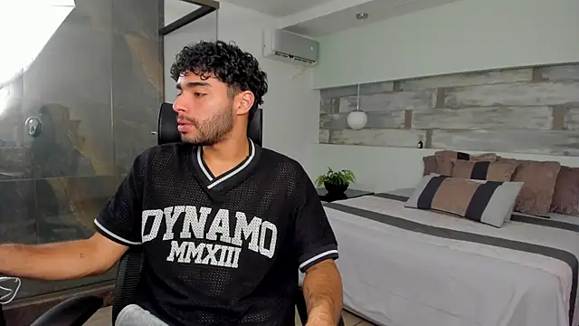 RaphaelDufort online show from December 17, 5:41 pm